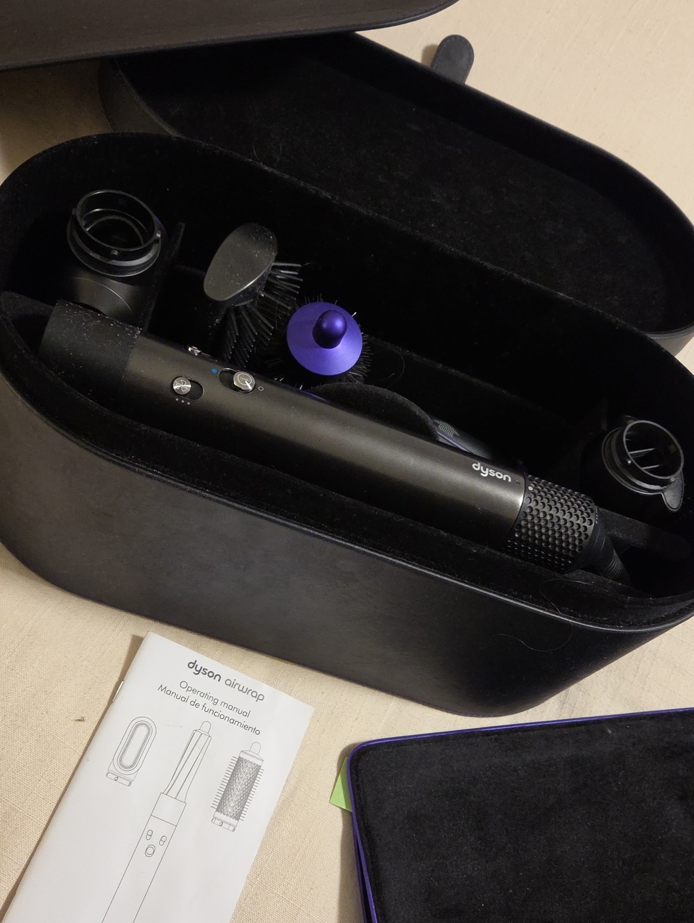 Dyson Airwrap in Black And Purple
